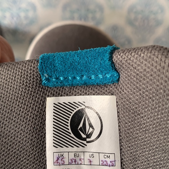 🔹Volcom Woman’s High Top Sneakers.. - Picture 5 of 8